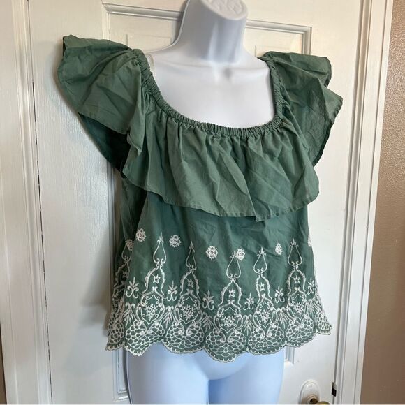 Haute Monde Green off shoulder lace design crop top - Picture 6 of 10